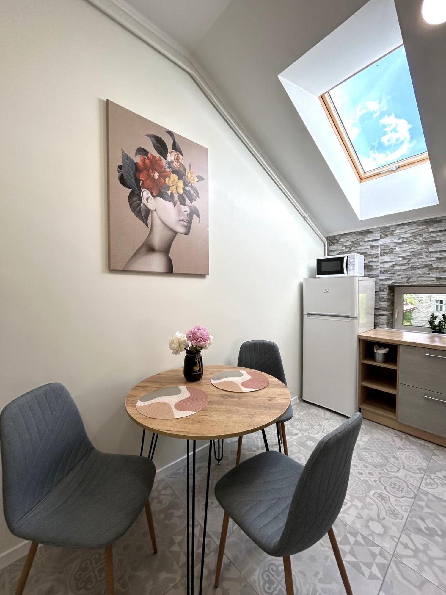 Modern Apartment, 5Mins To Rynok Square Lviv Exteriör bild