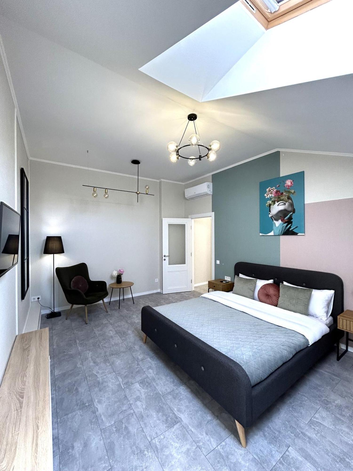 Modern Apartment, 5Mins To Rynok Square Lviv Exteriör bild