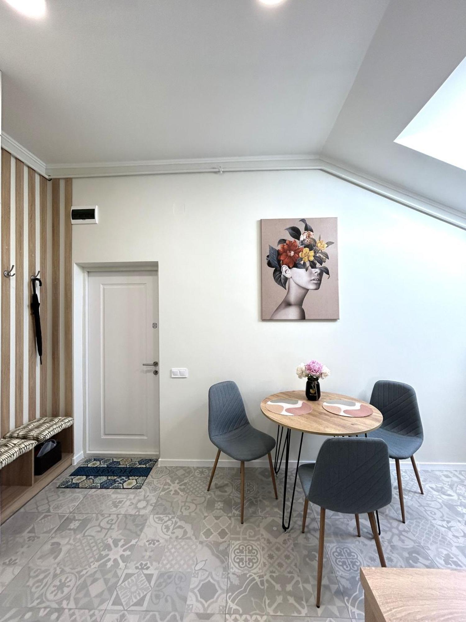Modern Apartment, 5Mins To Rynok Square Lviv Exteriör bild