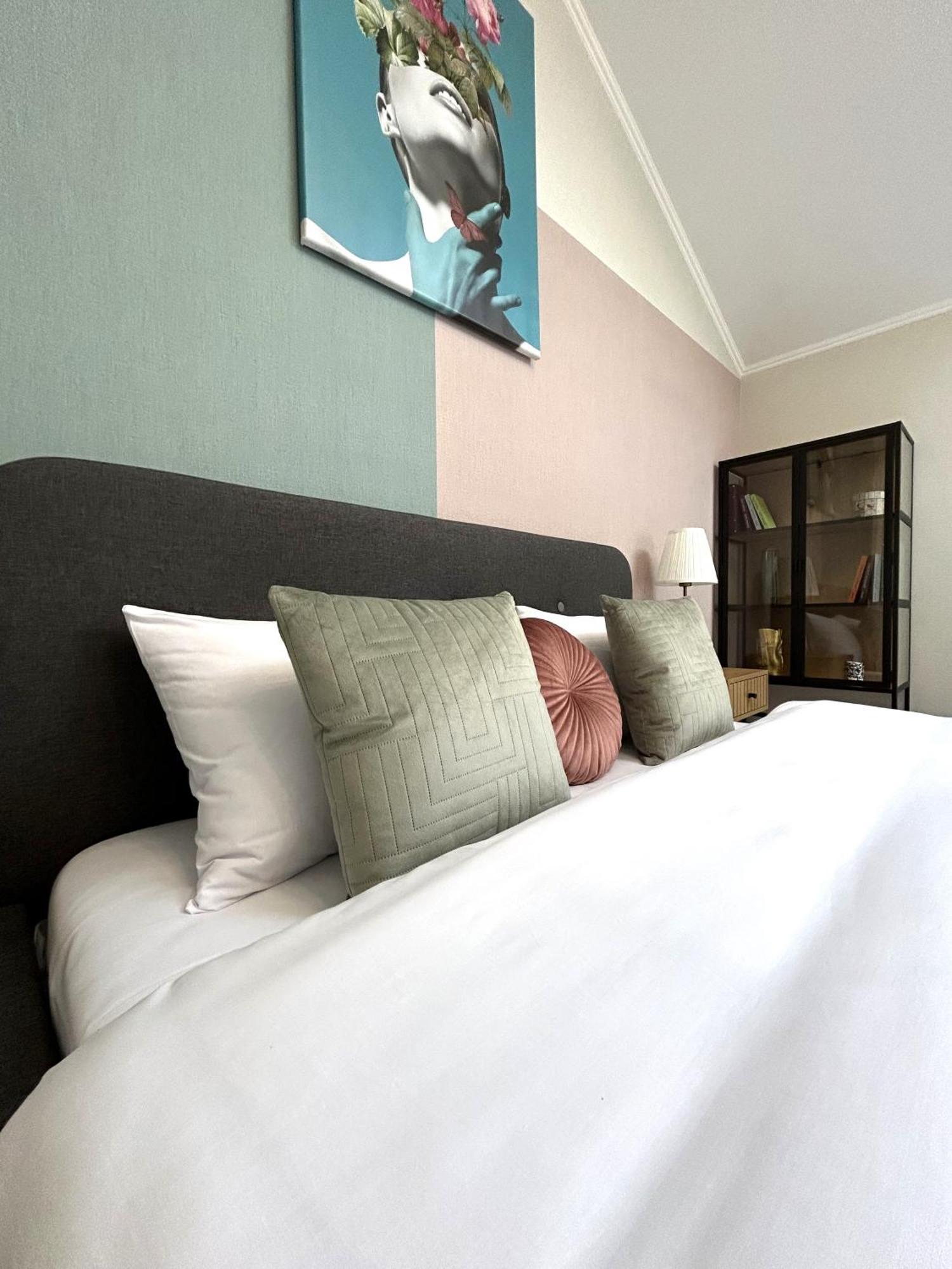 Modern Apartment, 5Mins To Rynok Square Lviv Exteriör bild