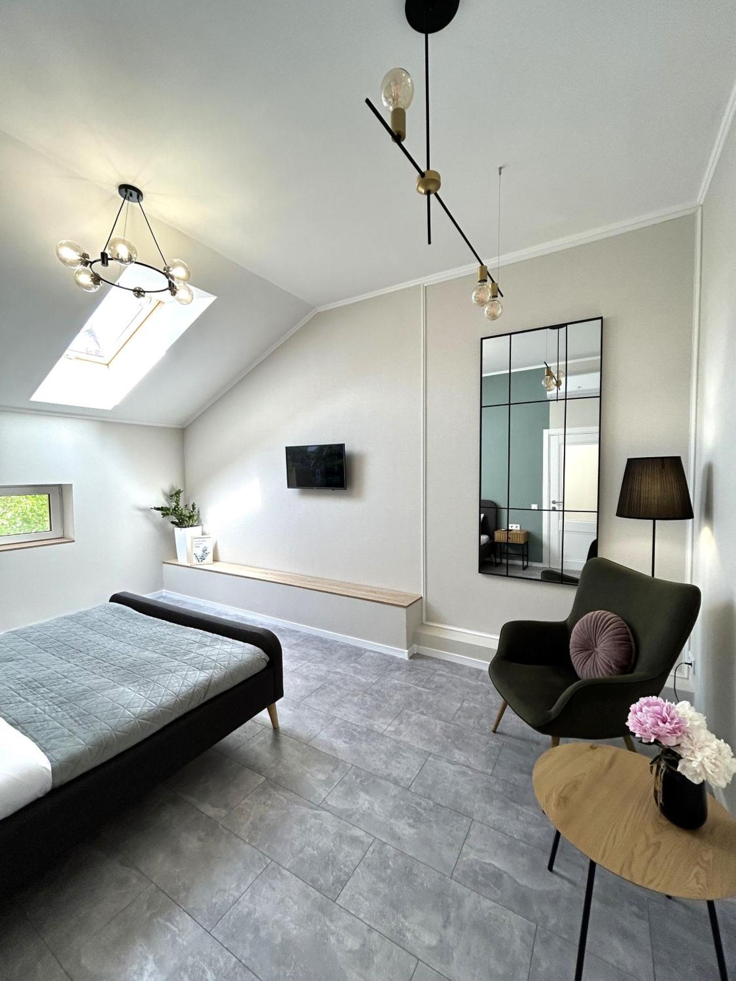 Modern Apartment, 5Mins To Rynok Square Lviv Exteriör bild