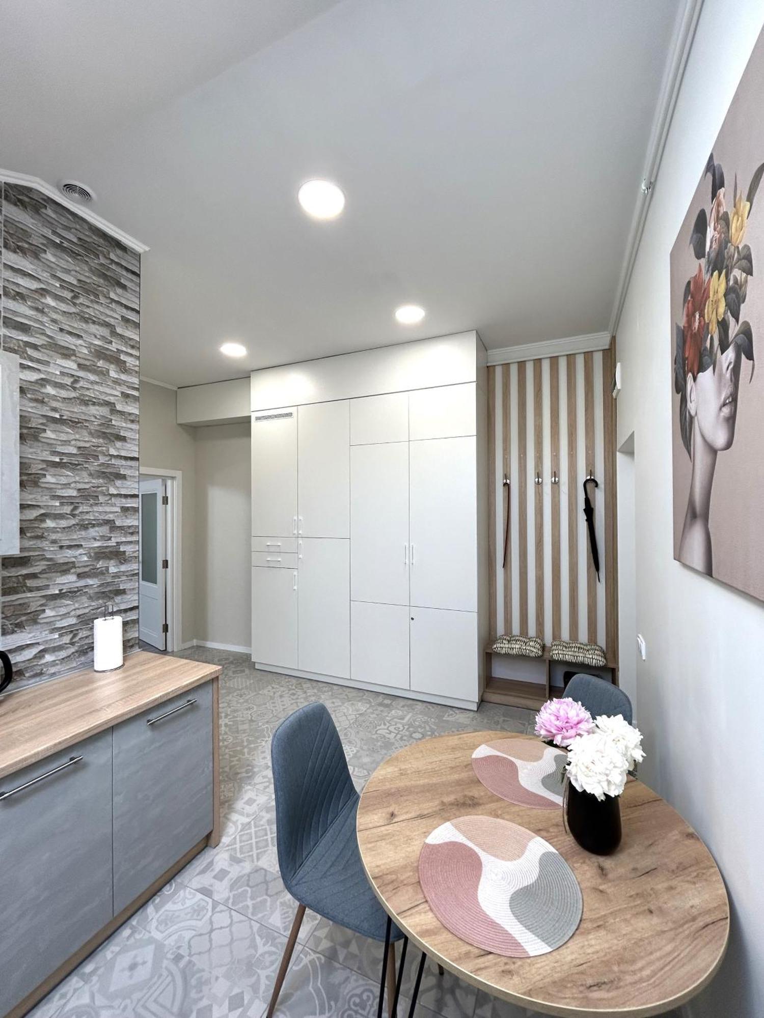 Modern Apartment, 5Mins To Rynok Square Lviv Exteriör bild